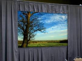 LEGRAND-DA-LITE SCREEN F/F DUK DLX 6X8 UV