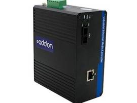 This is an industrial media converter that converts 1 10/100/1000Base-TX(RJ-45)